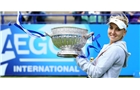 Elena Vesnina wins Aegon International women's title